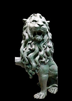 Maderiana escultura león