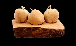 Maderiana manzanas talladas en madera