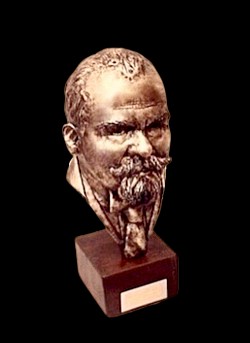 Justo Sierra, busto en bronce