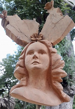 Maderiana mujer flores madera