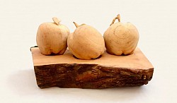 Maderiana manzanas talladas en madera