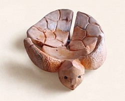 Cazorla tortuga tallada en madera