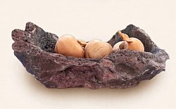 Maderiana frutero de piedra con manzanas de madera
