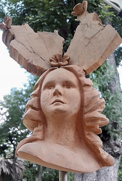Maderiana mujer flores madera